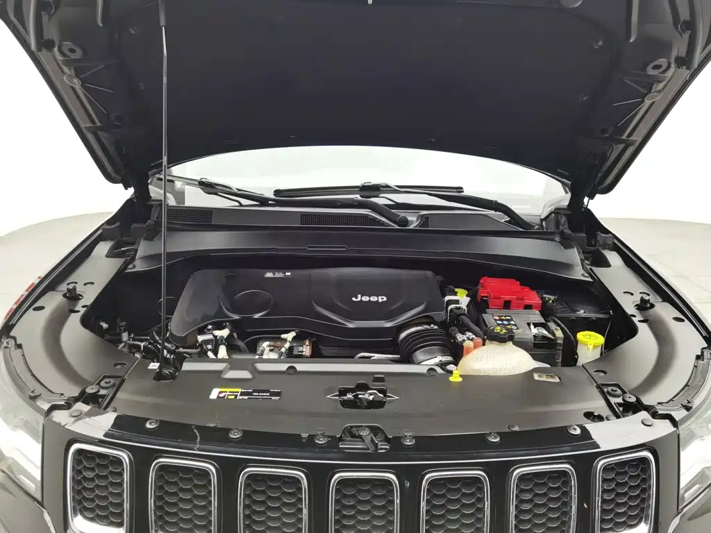 Jeep Compass — миниатюра 6