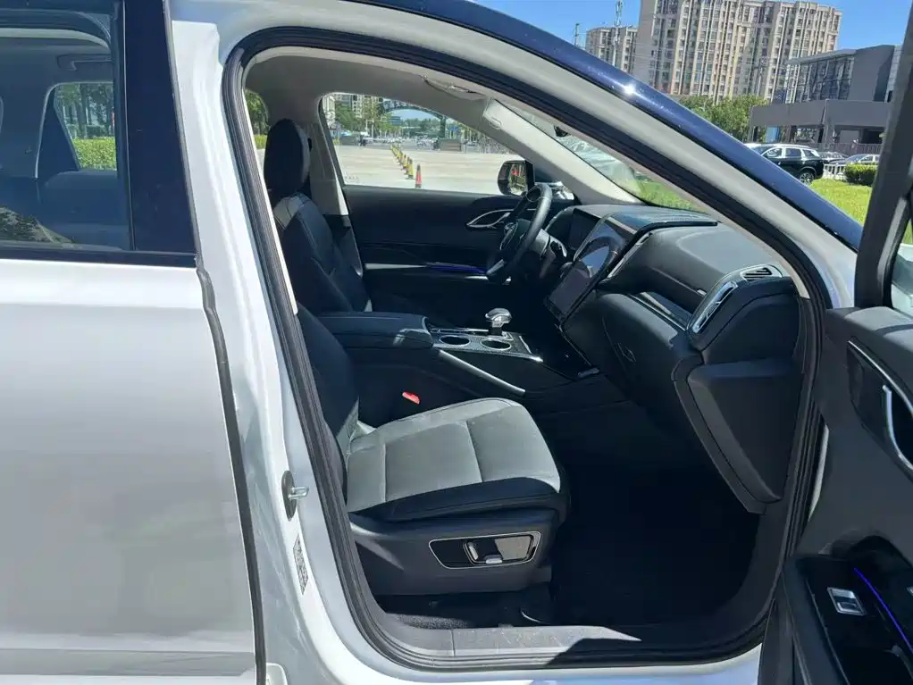 Hongqi Hongqi HS3 PHEV — миниатюра 10