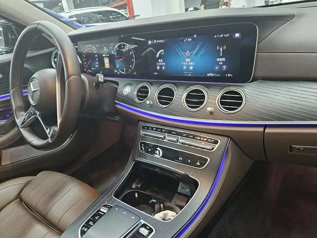 Mercedes-Benz E-Class — миниатюра 5