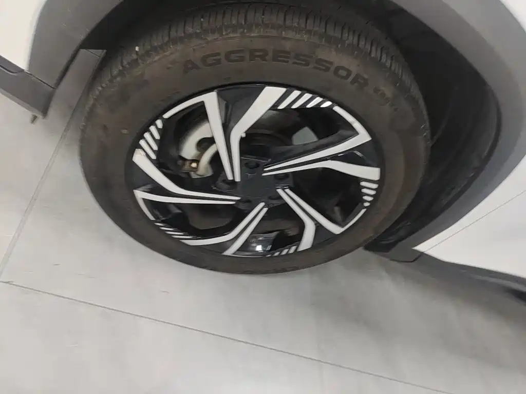 Geely Boyue — миниатюра 23