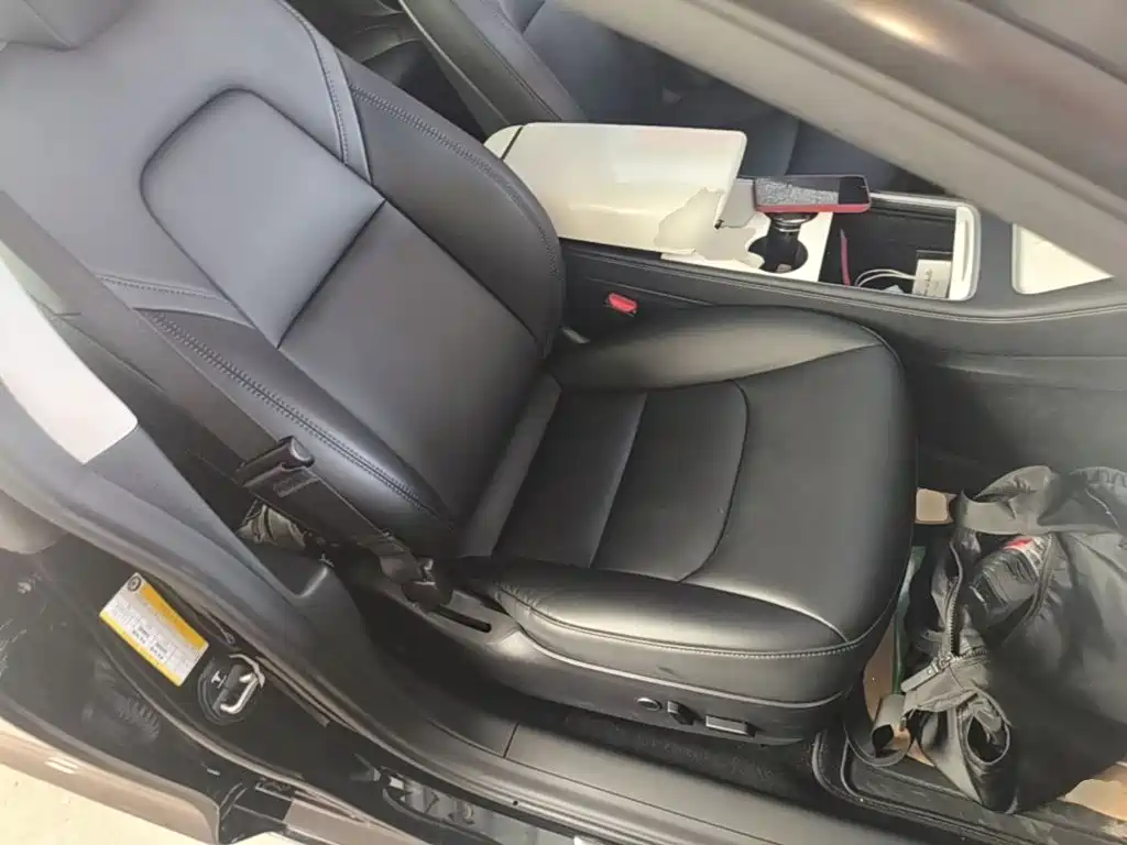 Tesla Model 3 — миниатюра 25