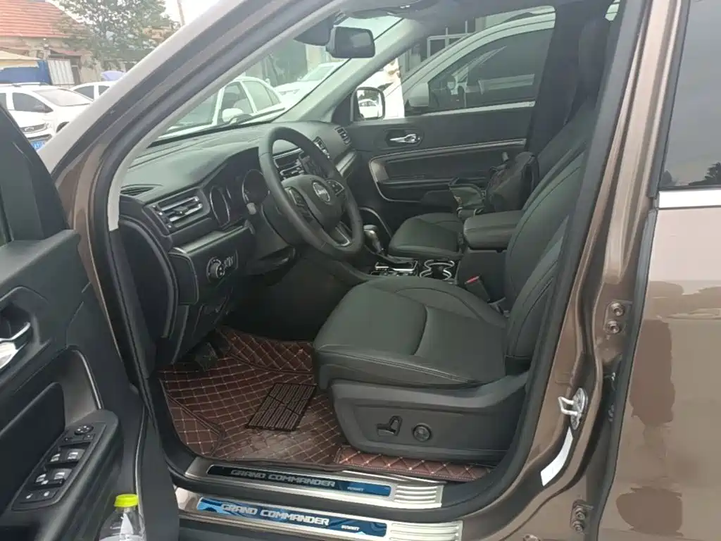 Jeep Commander — миниатюра 15