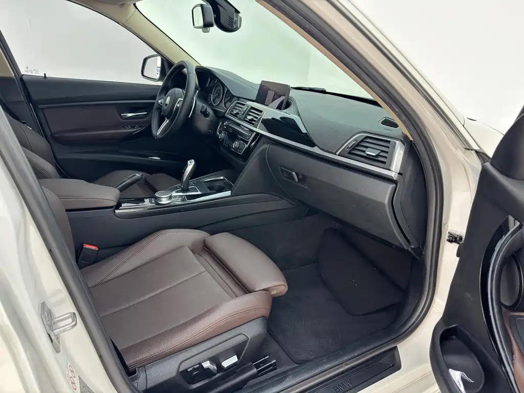 BMW 3 Series — миниатюра 9
