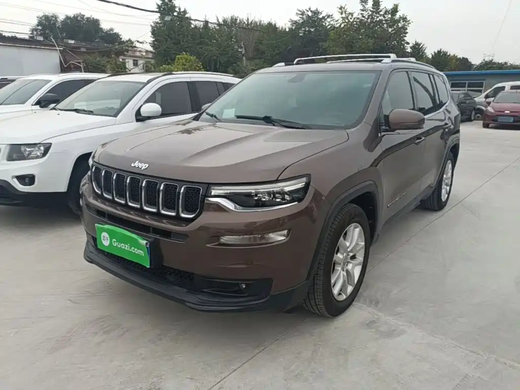 Jeep Commander — миниатюра 2