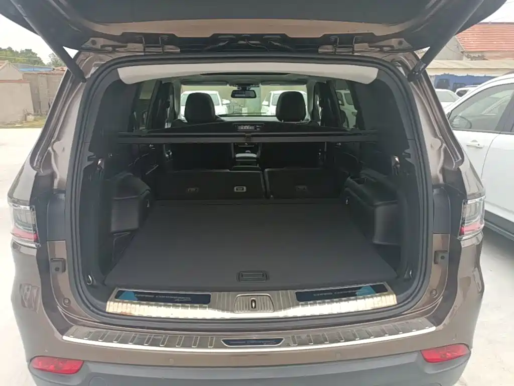 Jeep Commander — миниатюра 19