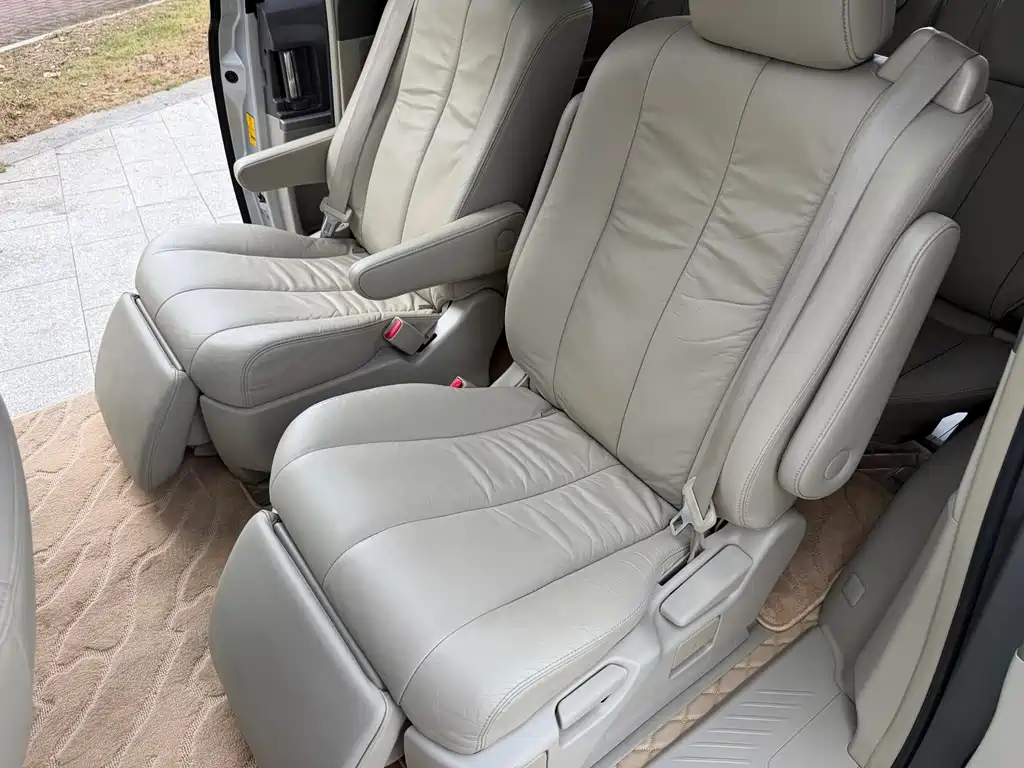 Toyota Previa — миниатюра 9
