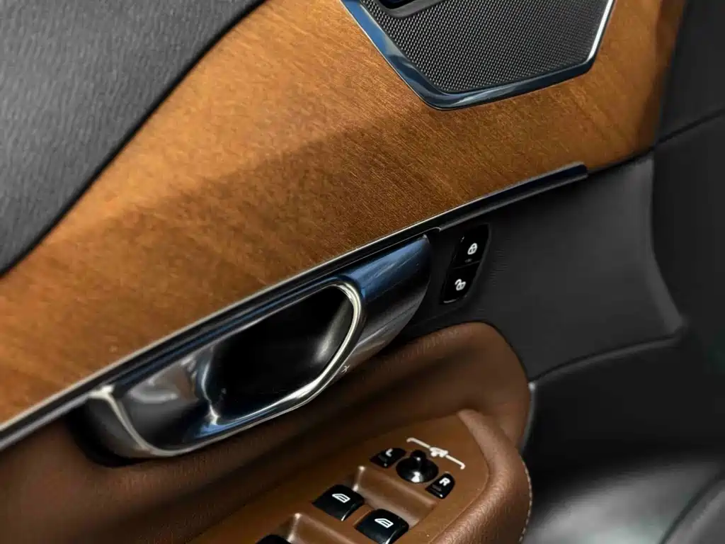 Volvo XC90 — миниатюра 7