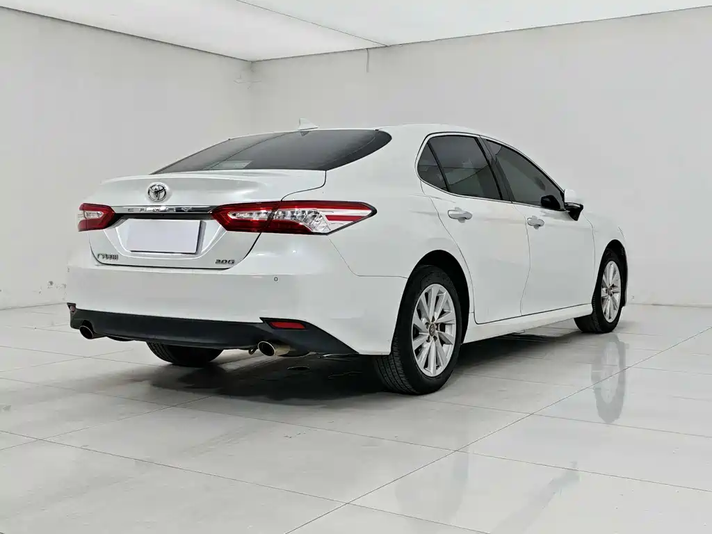Toyota Camry 2021 2.0G Luxury