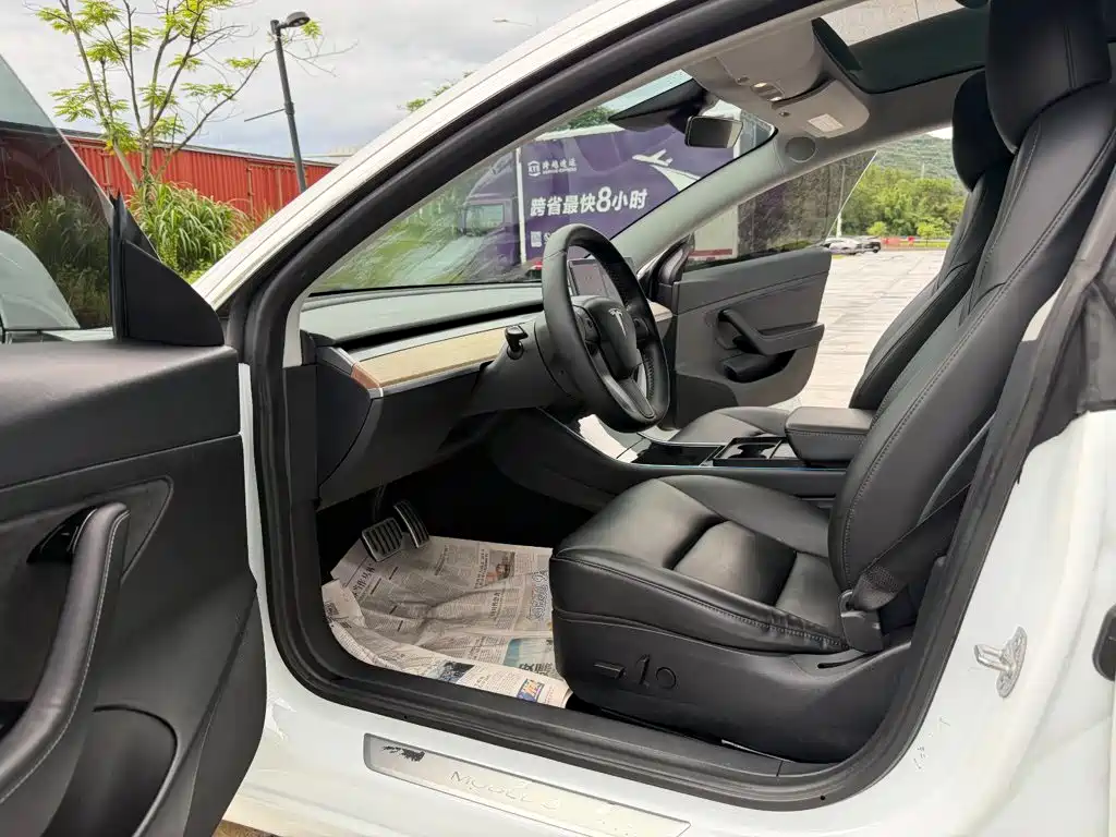 Tesla Model 3 — миниатюра 11