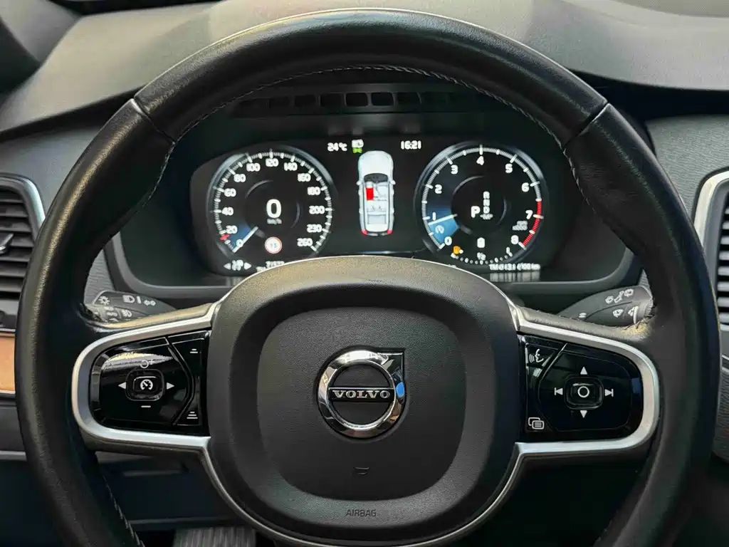 Volvo XC90 — миниатюра 15