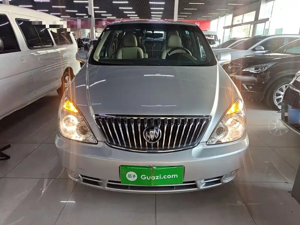 Buick GL8 — миниатюра 3