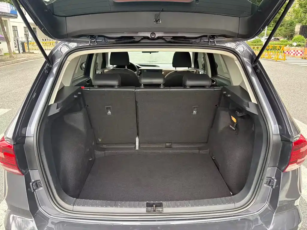 Volkswagen Tharu — миниатюра 6