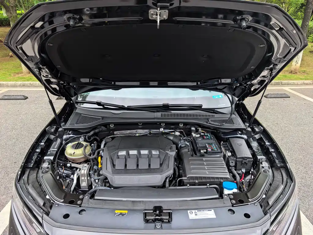 Volkswagen Passat 2022 330TSI Luxury