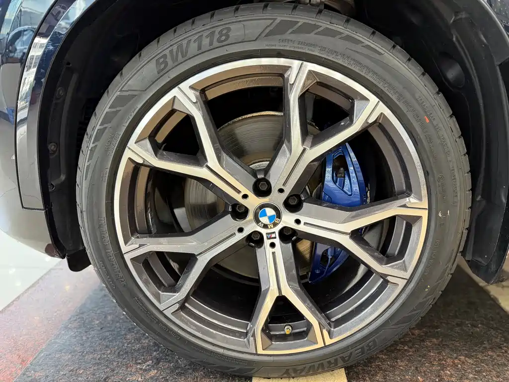 BMW X5 (Import) — миниатюра 15