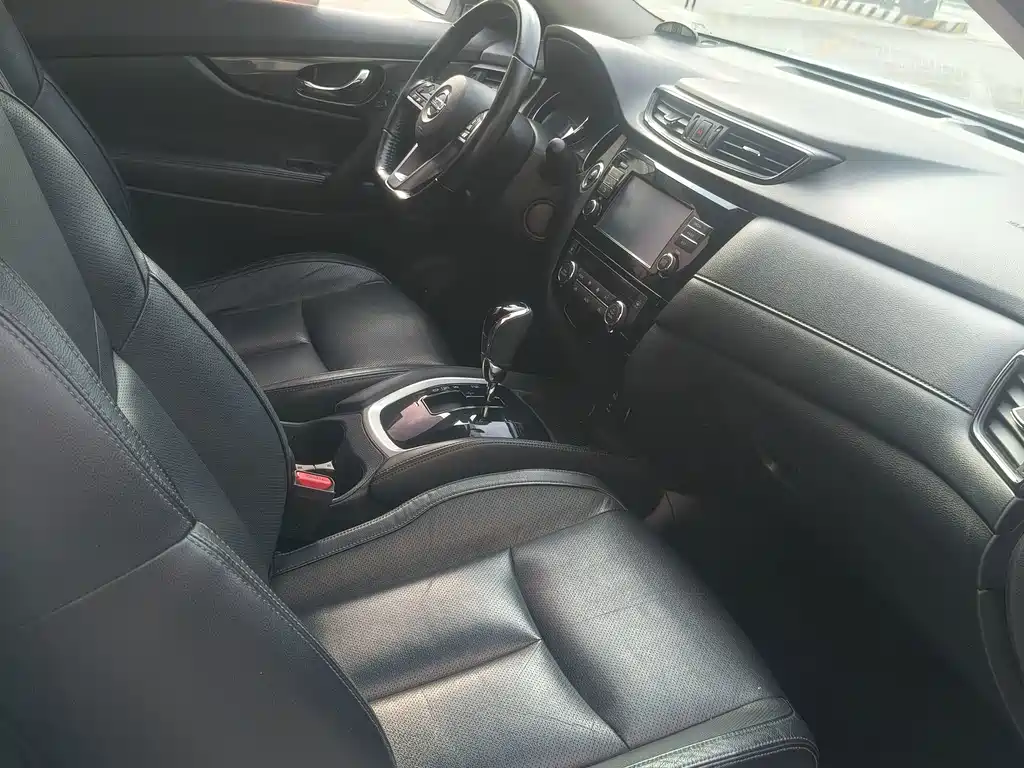 Nissan X-Trail — миниатюра 8