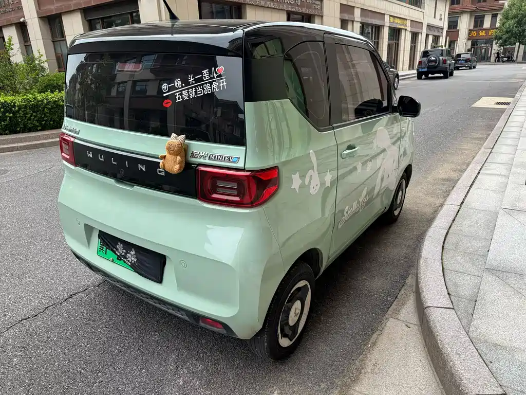 Wuling MINIEV — миниатюра 6