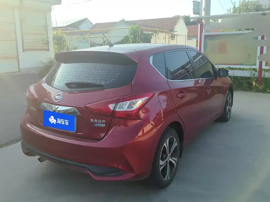 Nissan Tiida — миниатюра 3