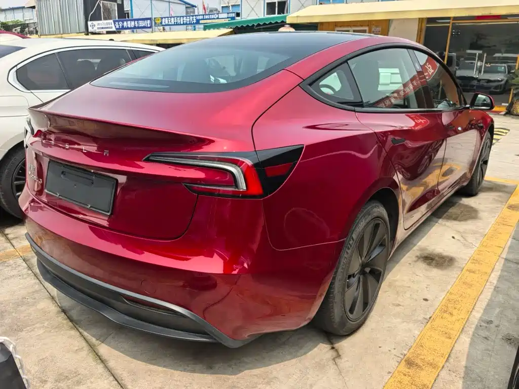 Tesla Model 3 — миниатюра 9