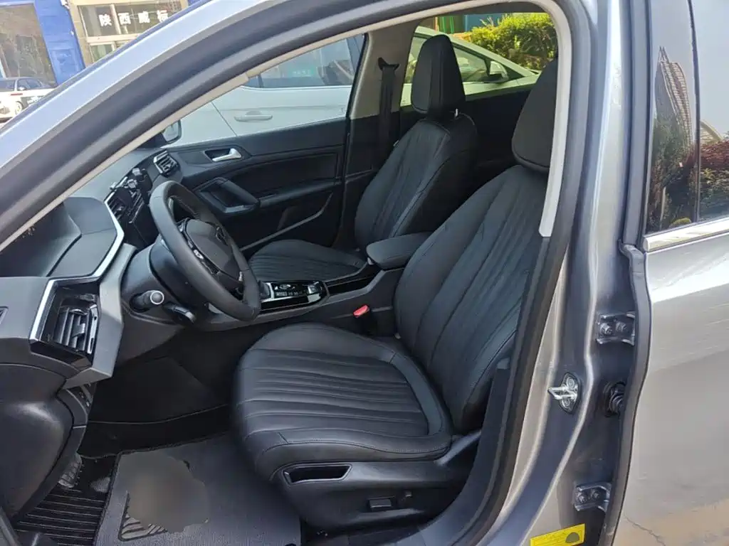 Peugeot 408 — миниатюра 15