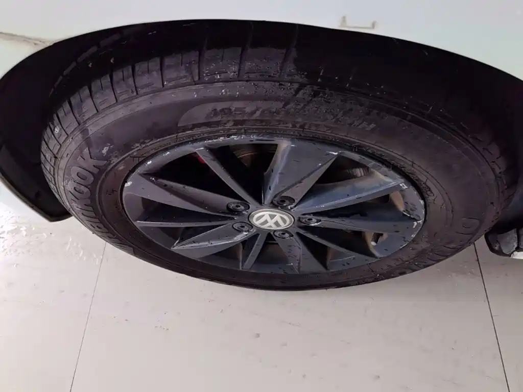 Volkswagen Golf — миниатюра 23