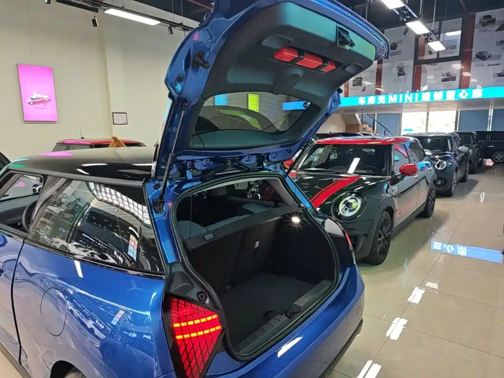 MINI MINI COOPER EV — миниатюра 19