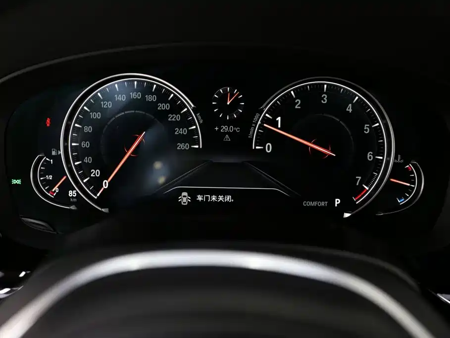 BMW 5 Series — миниатюра 13