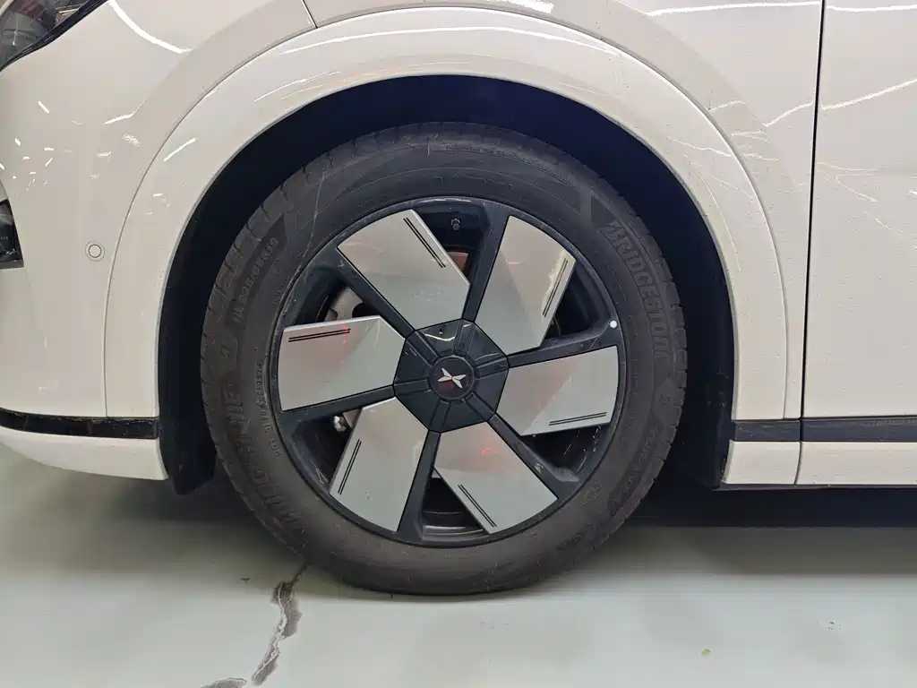 XPeng X9 — миниатюра 5