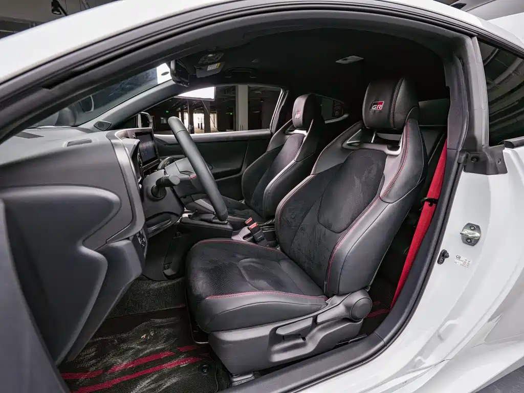 Toyota GR YARIS — миниатюра 17
