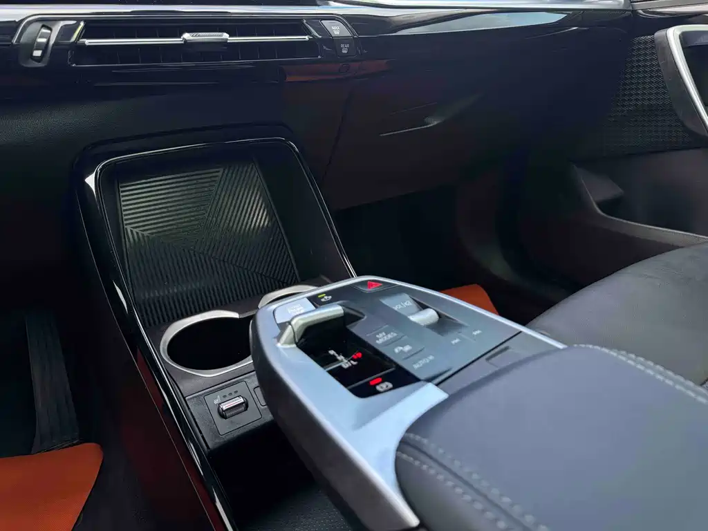 BMW X1 — миниатюра 13