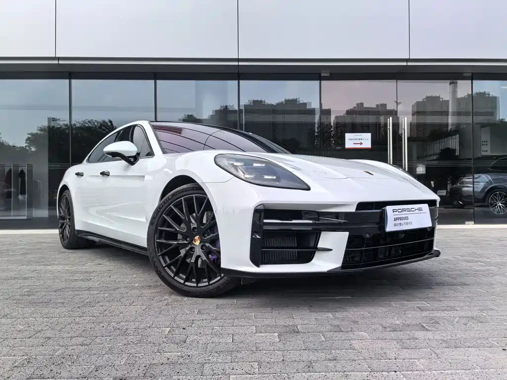 Porsche Panamera 2025