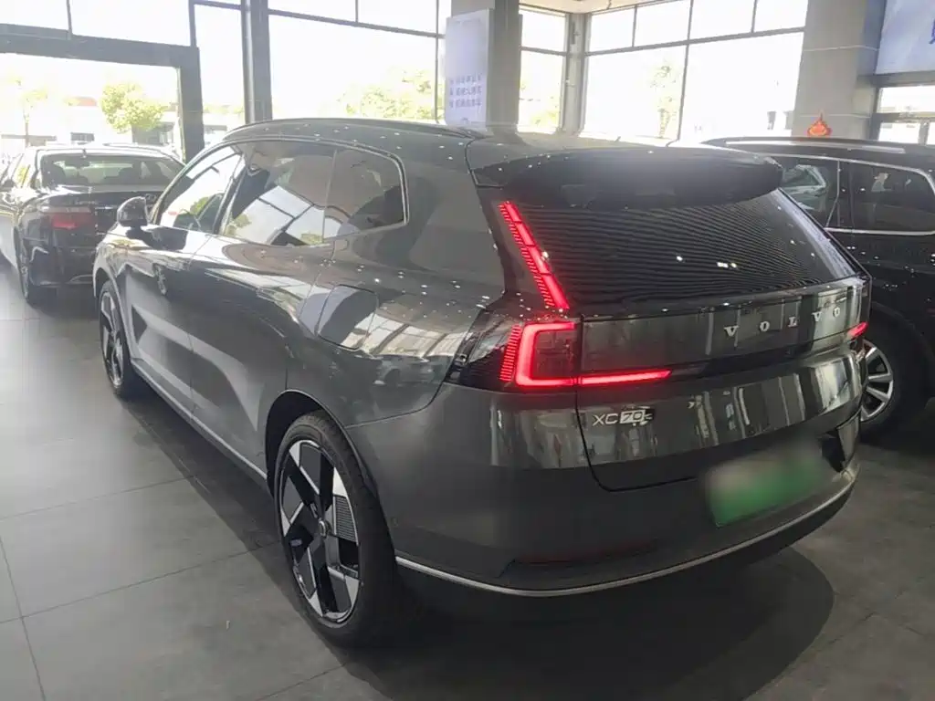 Volvo XC70 PHEV — миниатюра 5