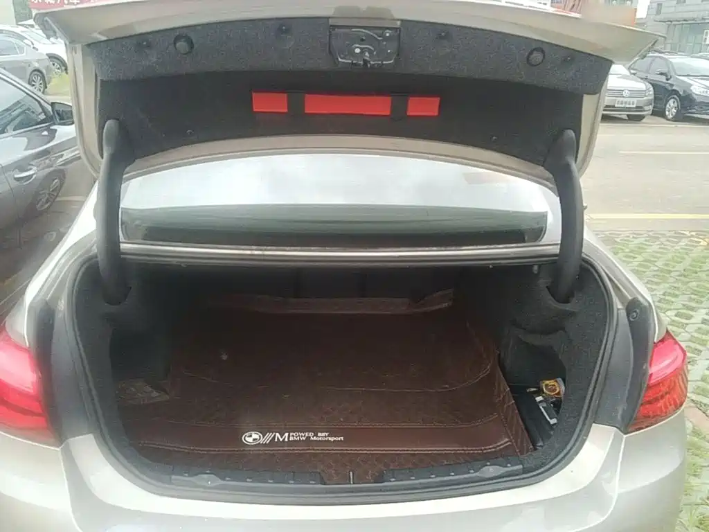 BMW 3 Series — миниатюра 19