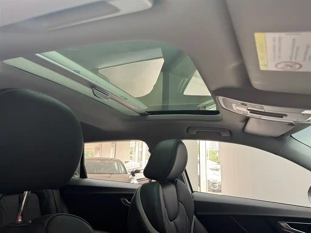 Audi Q2L — миниатюра 13