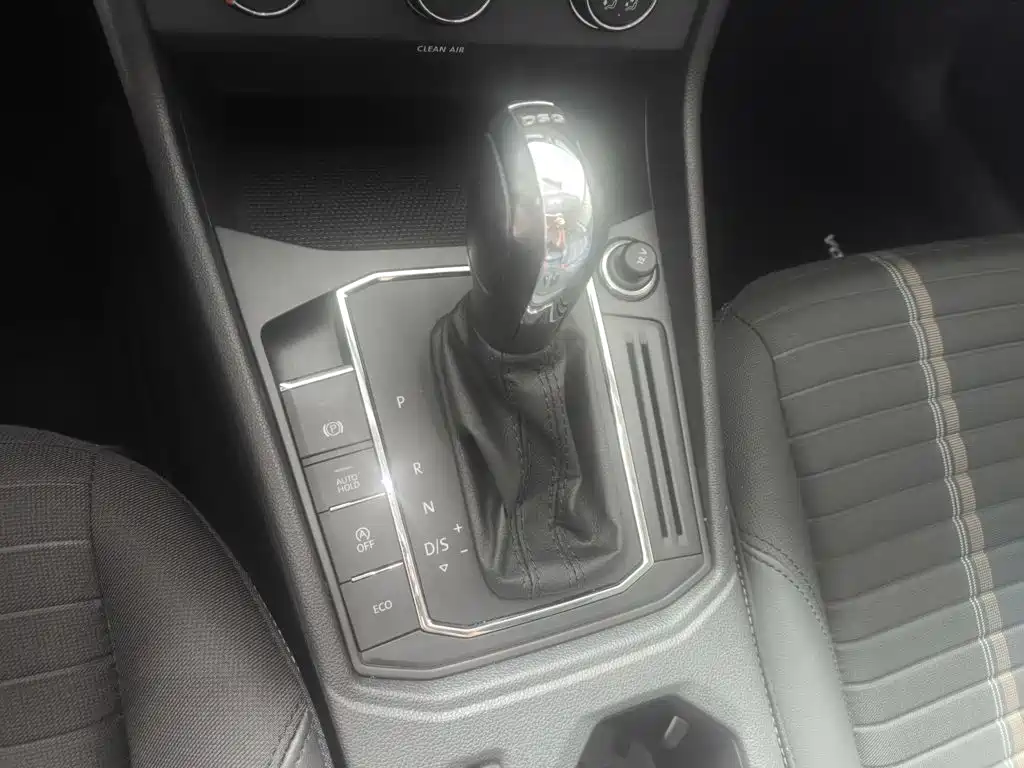 Volkswagen Lavida — миниатюра 8