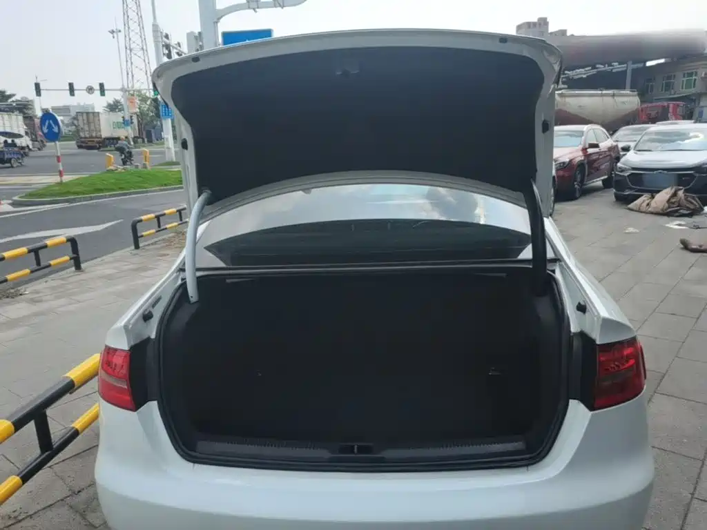 Audi A4L — миниатюра 15