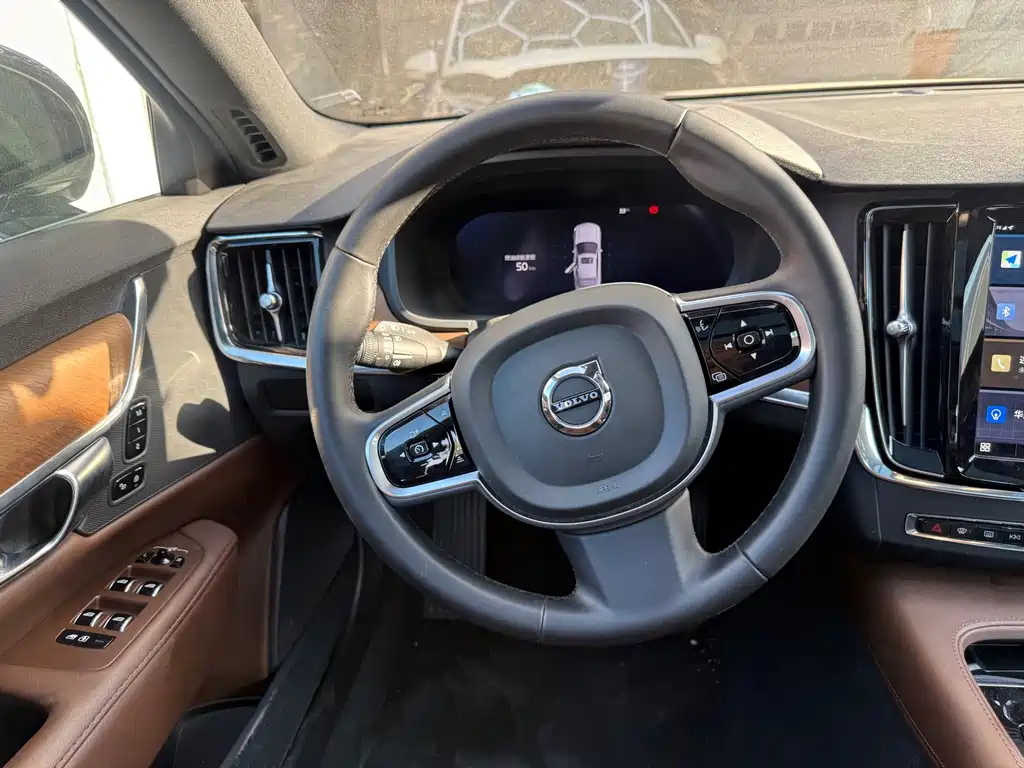 Volvo S90 — миниатюра 10
