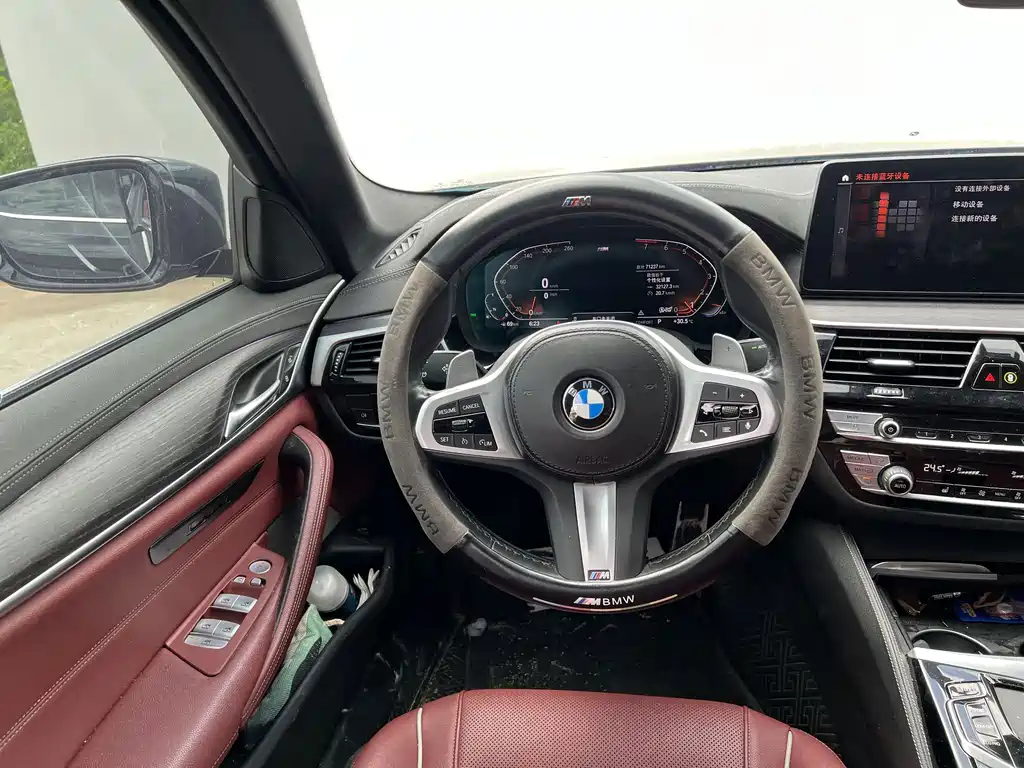BMW 5 Series — миниатюра 9