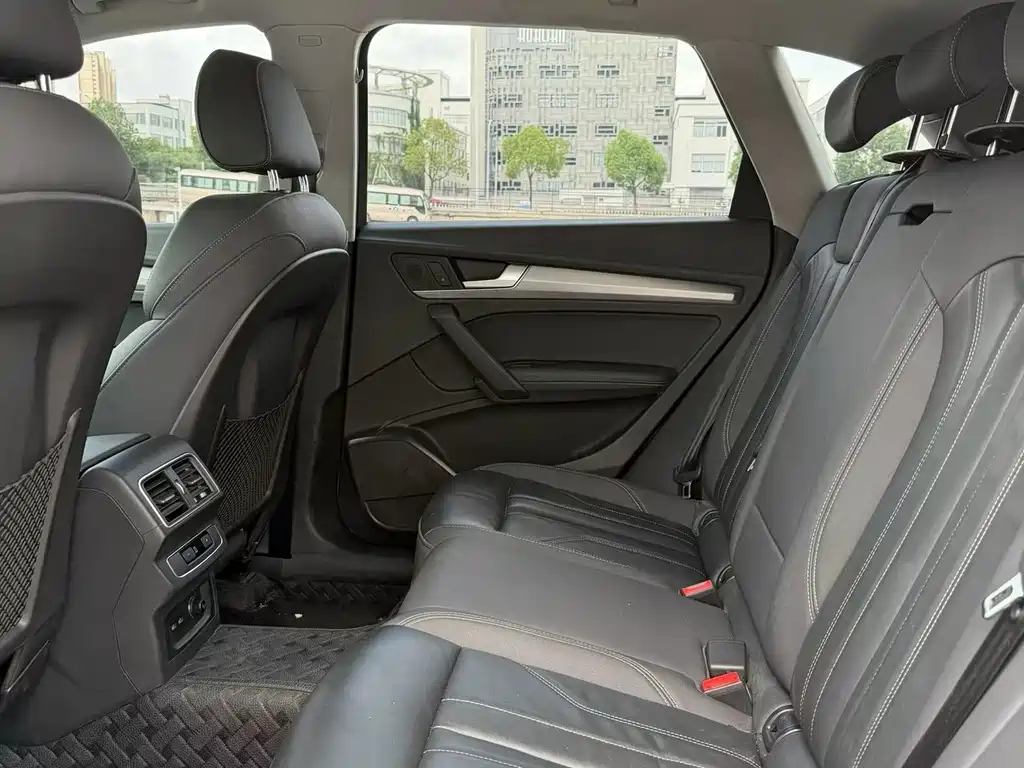 Audi Q5L — миниатюра 5