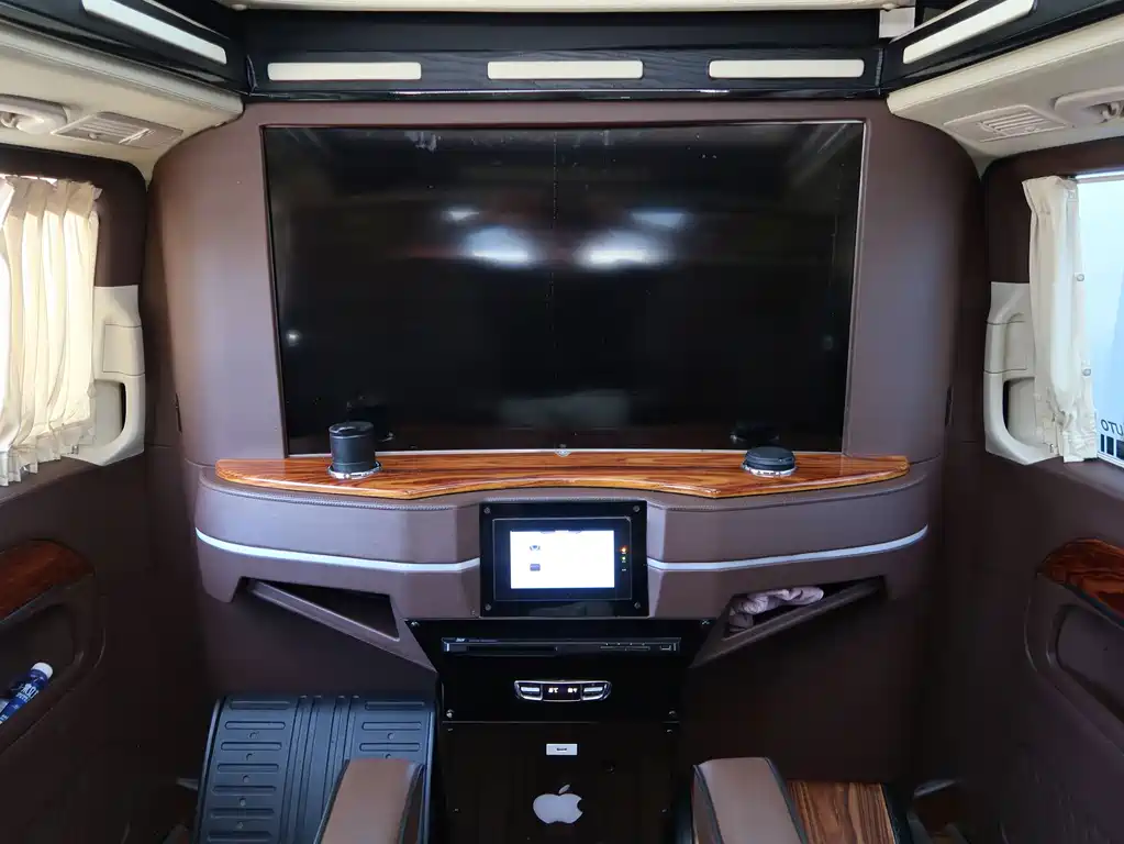 Mercedes-Benz V-Class — миниатюра 14