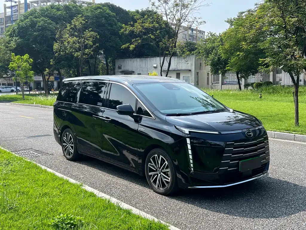GAC Motor Trumpchi E8 PHEV — миниатюра 3
