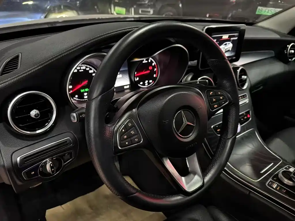Mercedes-Benz C-Class — миниатюра 8