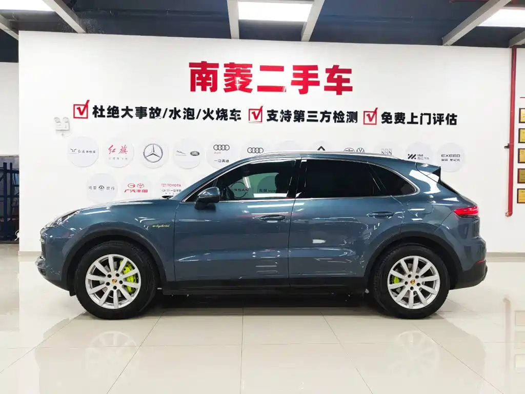 Porsche Cayenne Hybrid — миниатюра 8