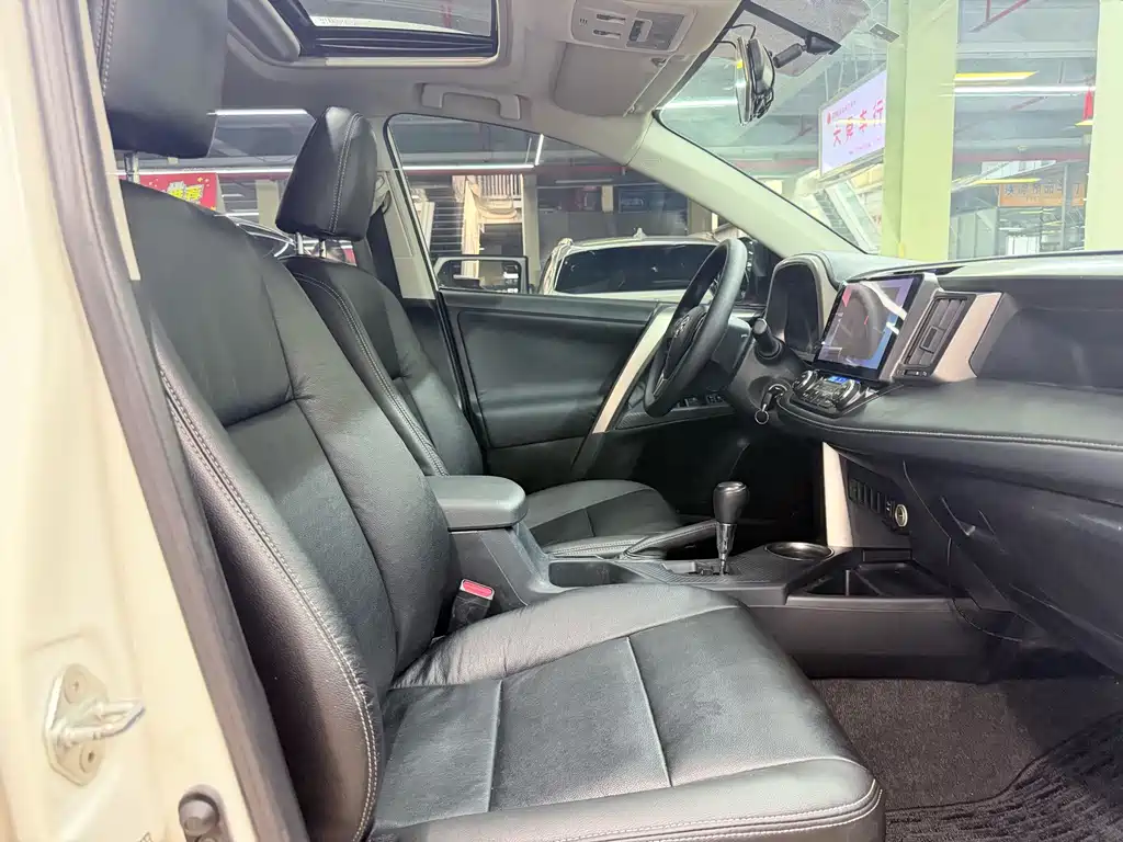 Toyota RAV4 — миниатюра 11