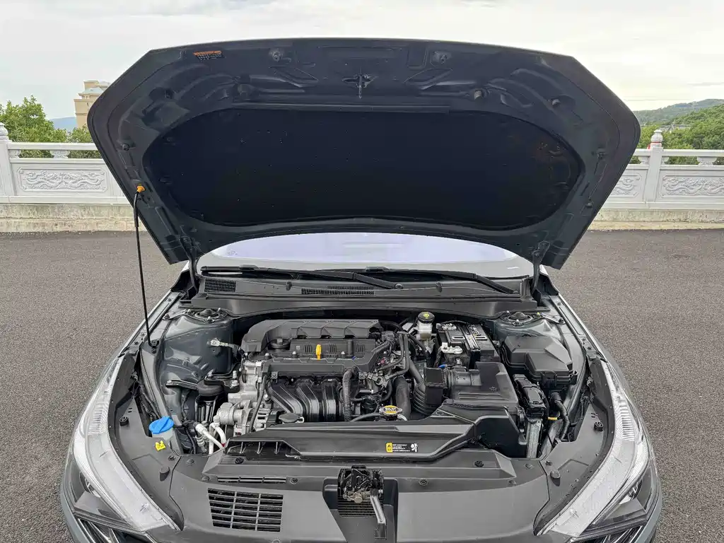 Hyundai Elantra — миниатюра 21