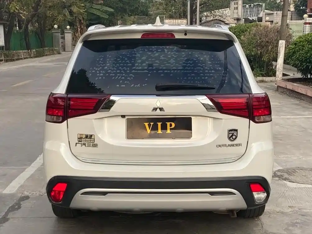 Mitsubishi Outlander — миниатюра 9