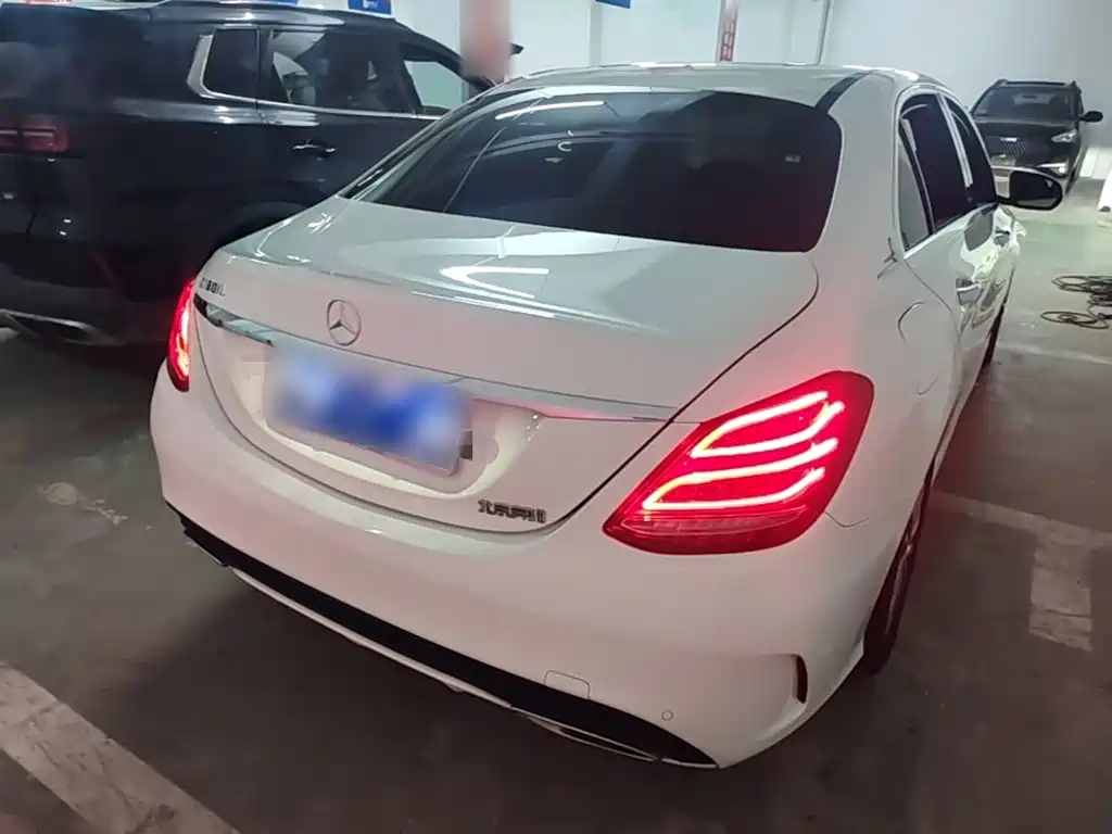Mercedes-Benz C-Class — миниатюра 6