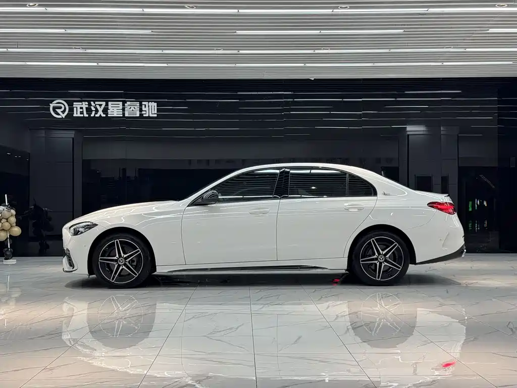 Mercedes-Benz C-Class — миниатюра 3