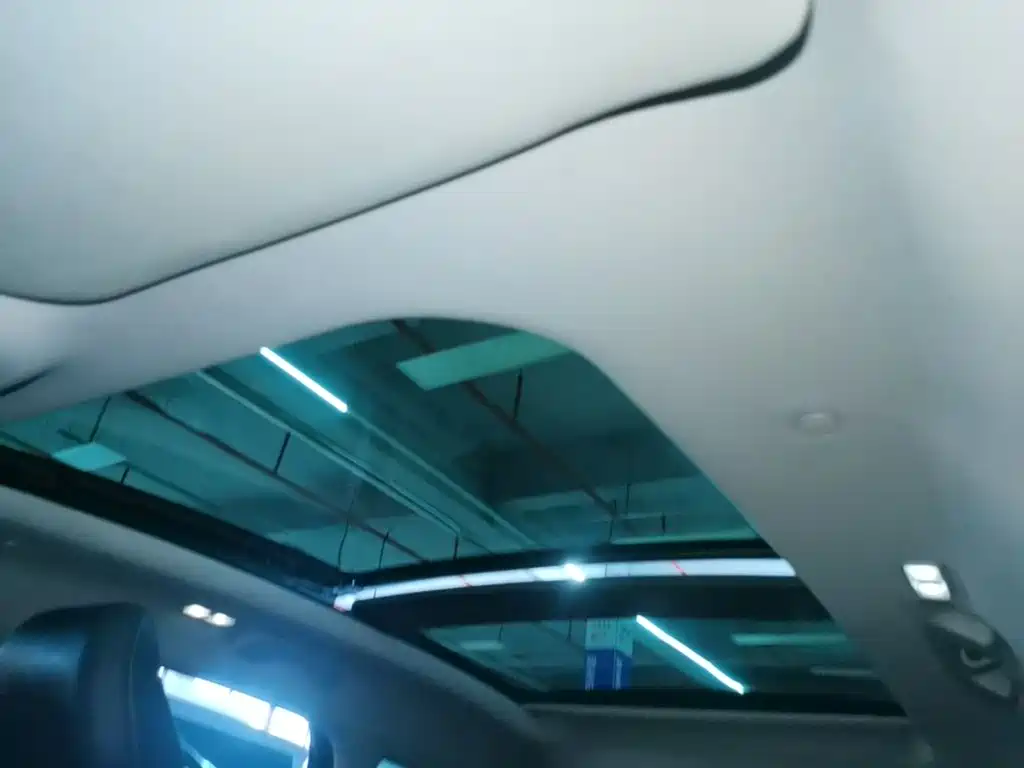 Lincoln Corsair — миниатюра 18