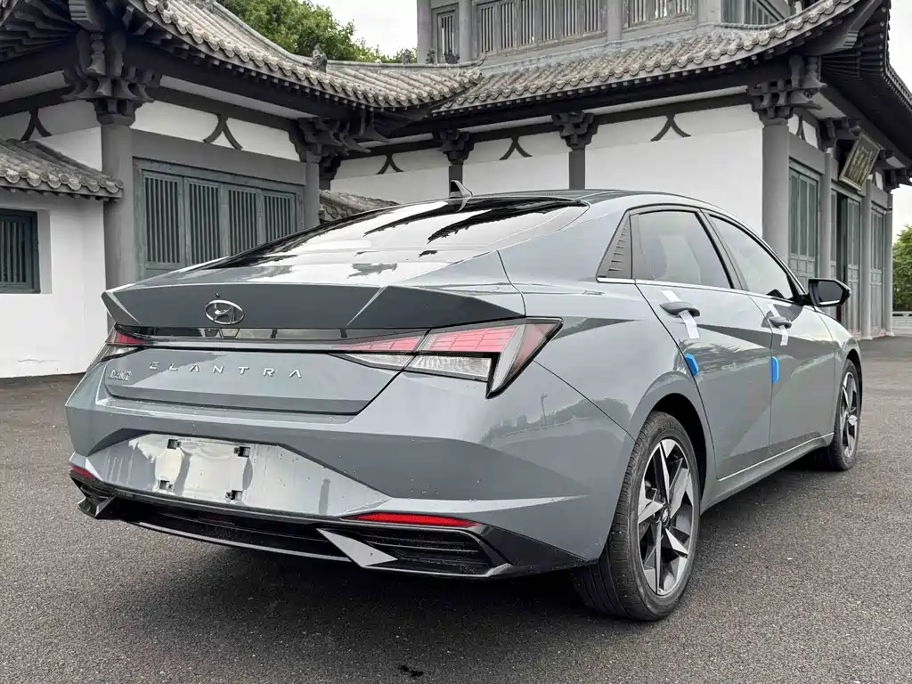 Hyundai Elantra — миниатюра 6