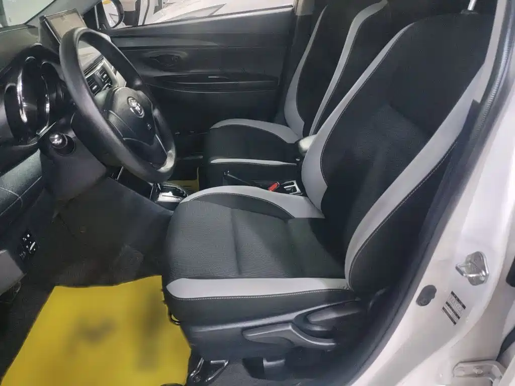 Toyota Yaris L — миниатюра 8